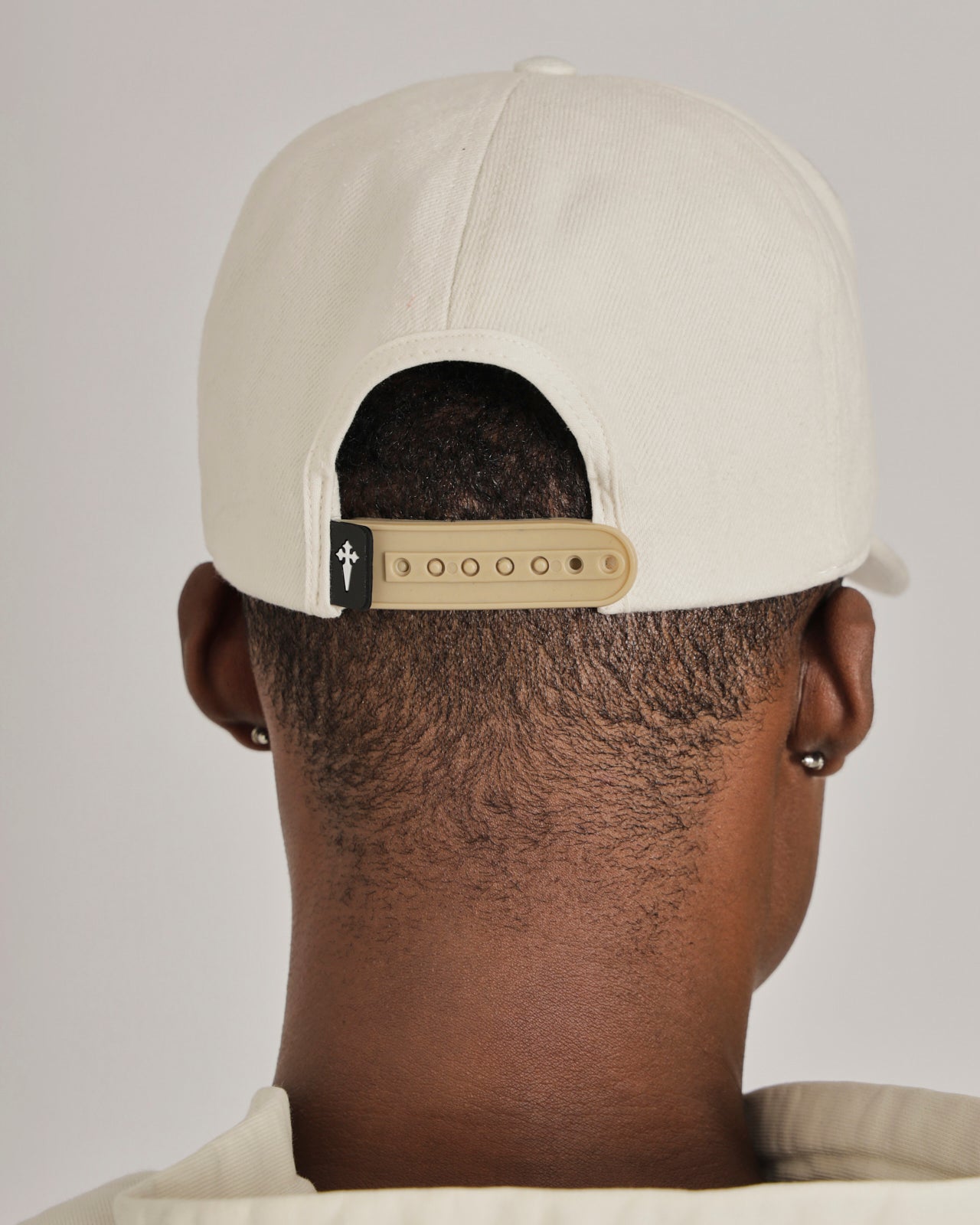 WHITE CROSSED CAP